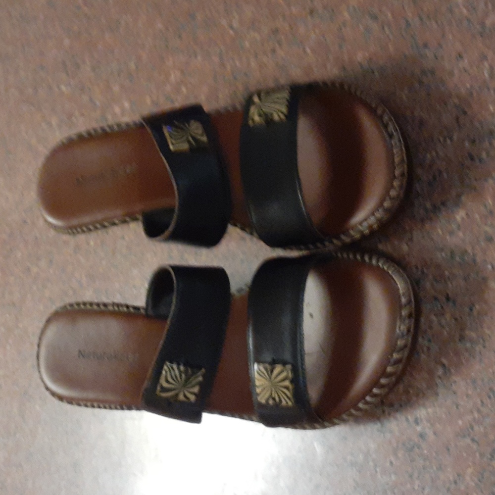 naturalizer wedge sandals  size 9m  brown